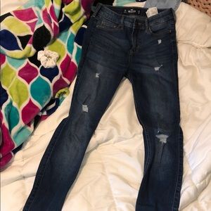 Hollister Mid-Rise Super Skinny